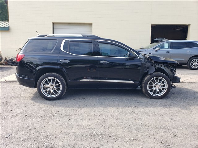 2017 GMC Acadia Denali's photo