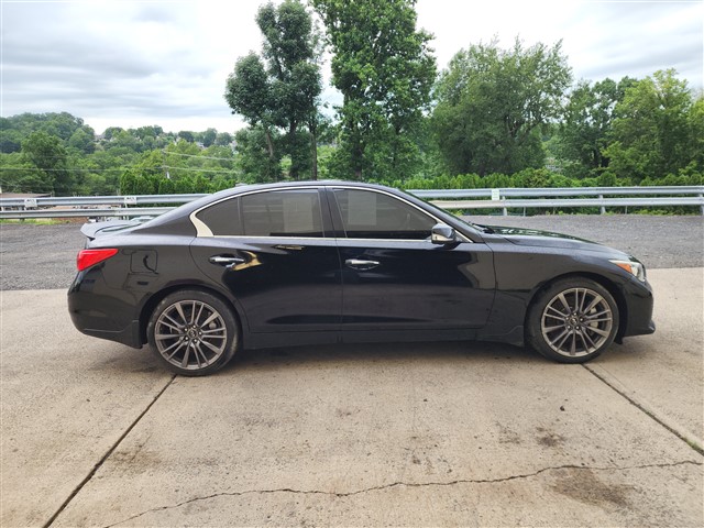 2016 INFINITI Q50