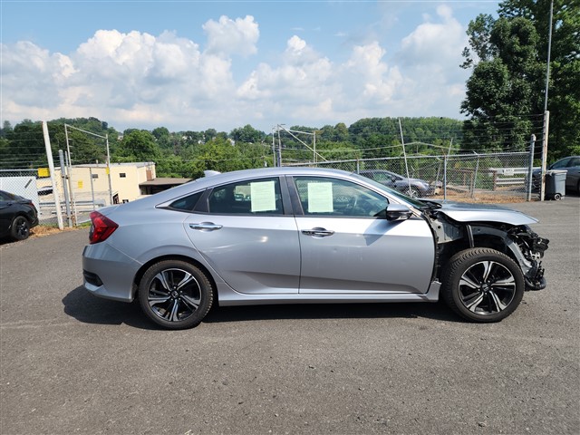 2018 Honda Civic Touring's photo