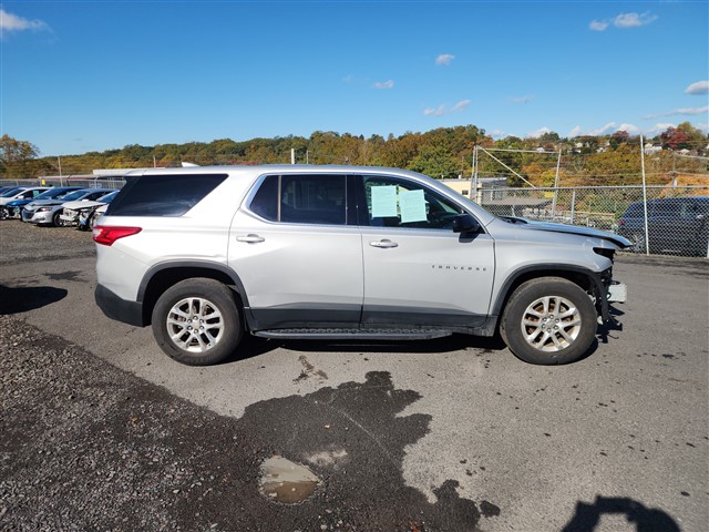 2020 Chevrolet Traverse LS's photo