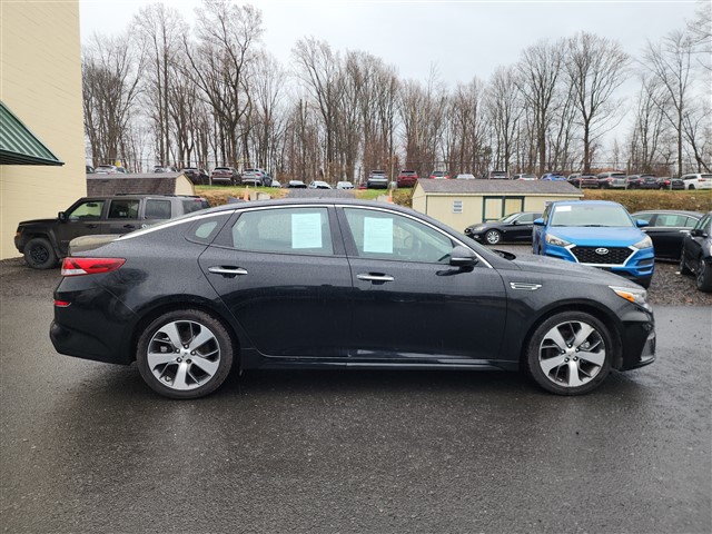 2019 Kia Optima S's photo