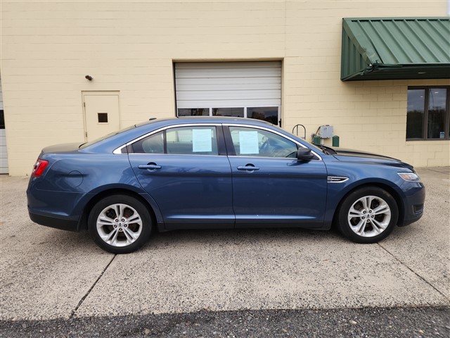 2018 Ford Taurus SE