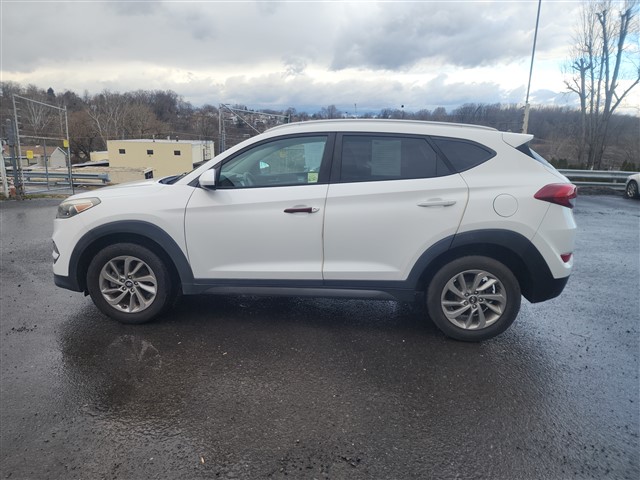 2016 Hyundai Tucson SE's photo