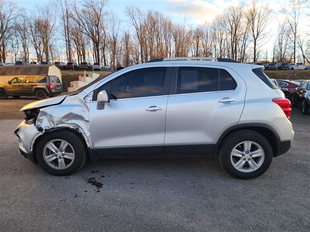 2019 Chevrolet Trax LT's photo