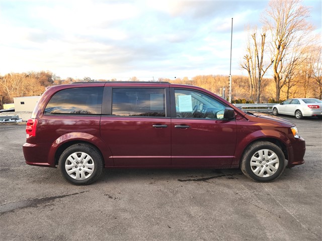 2019 Dodge Grand Caravan SE's photo