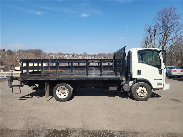2013 Isuzu NPR-HD's photo