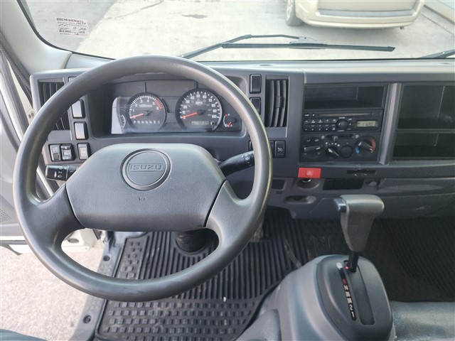 2013 Isuzu NPR HD - Photo 8