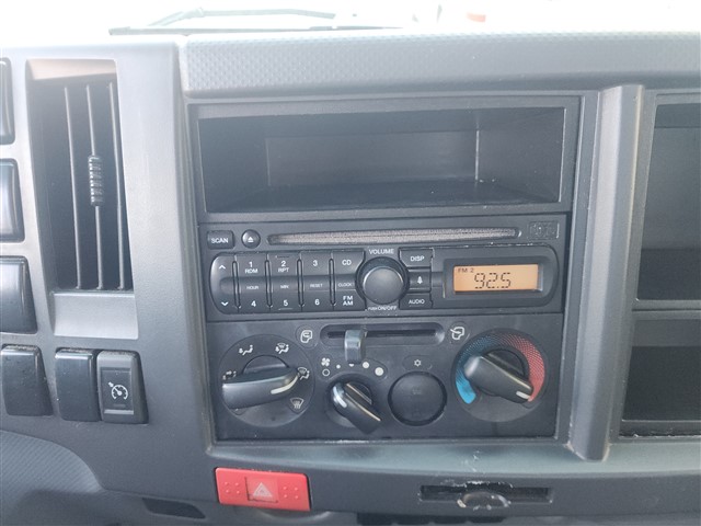 2013 Isuzu NPR HD - Photo 9