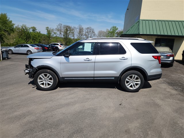 2019 Ford Explorer XLT 4WD's photo