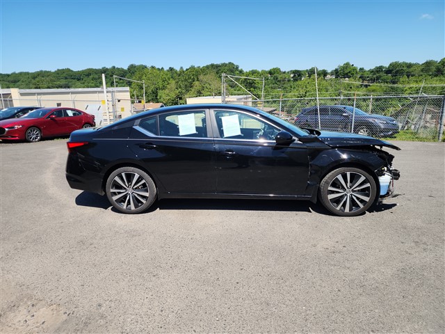 2022 Nissan Altima 2.5 SR's photo
