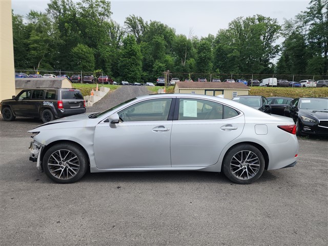 2017 Lexus ES 350 350's photo