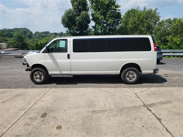 2019 Chevrolet Express 3500 LT Extended's photo