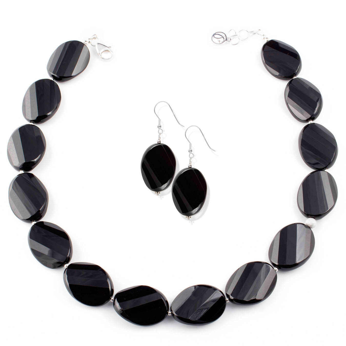 Beaded jewelry necklace made of agate semi-precious black agate stones