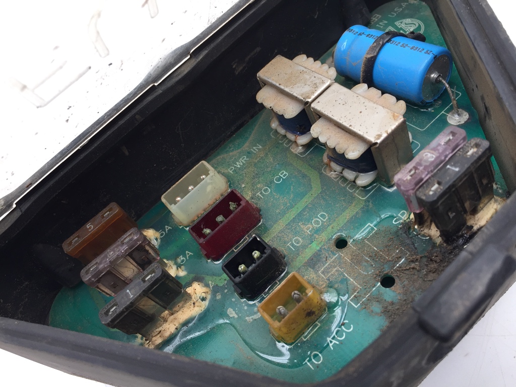 Fuse Box 1994 Harley-Davidson Electra Glide Ultra Classic FLHTCU 3217