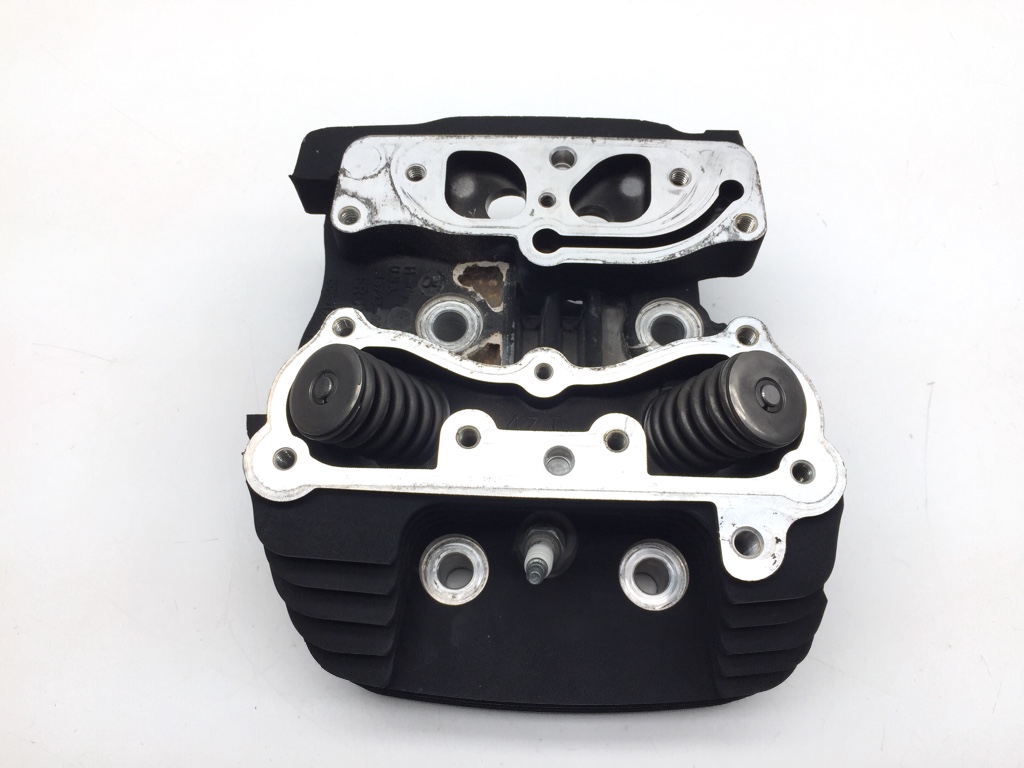 Engine Cylinder Head Complete Front 2004 Harley Road King Custom FLHRS 3220 x