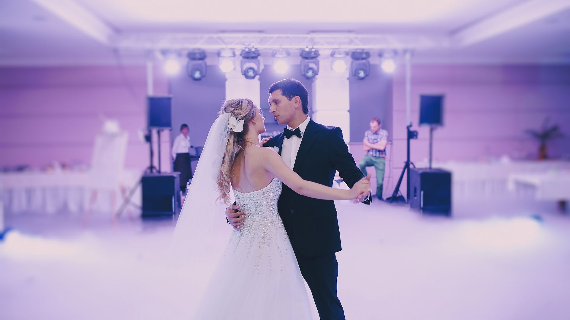 Are there different types of portable dance floors available for rent in NYC for weddings?