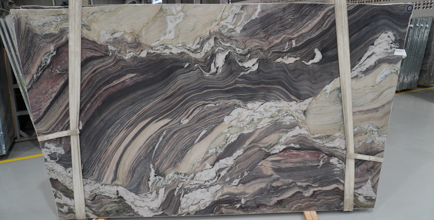 Cipollino Quartzite natural stone surface by Stratus