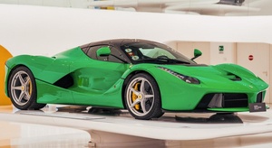Miniature BEST MODEL 9398 – Ferrari 512 BB – 1/43 – Vert Et Noir – Résine