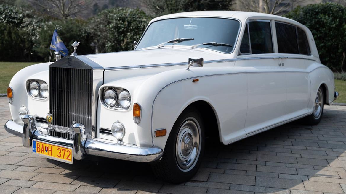 What would Engelbert Humperdinck own? This Rolls-Royce Phantom VI
