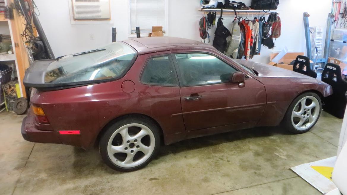 Porsche_944_V8_XewVuOn.jpeg