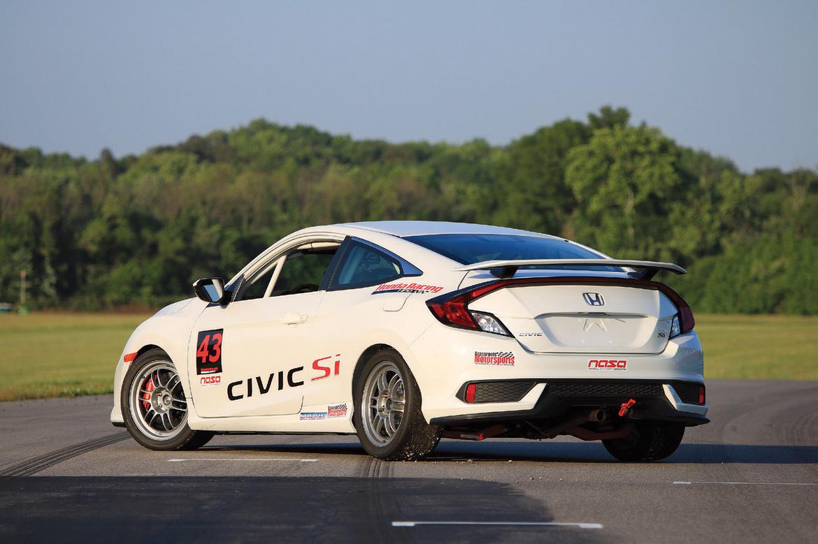 Factory Firecracker: The Honda Civic Si Race Car | Articles