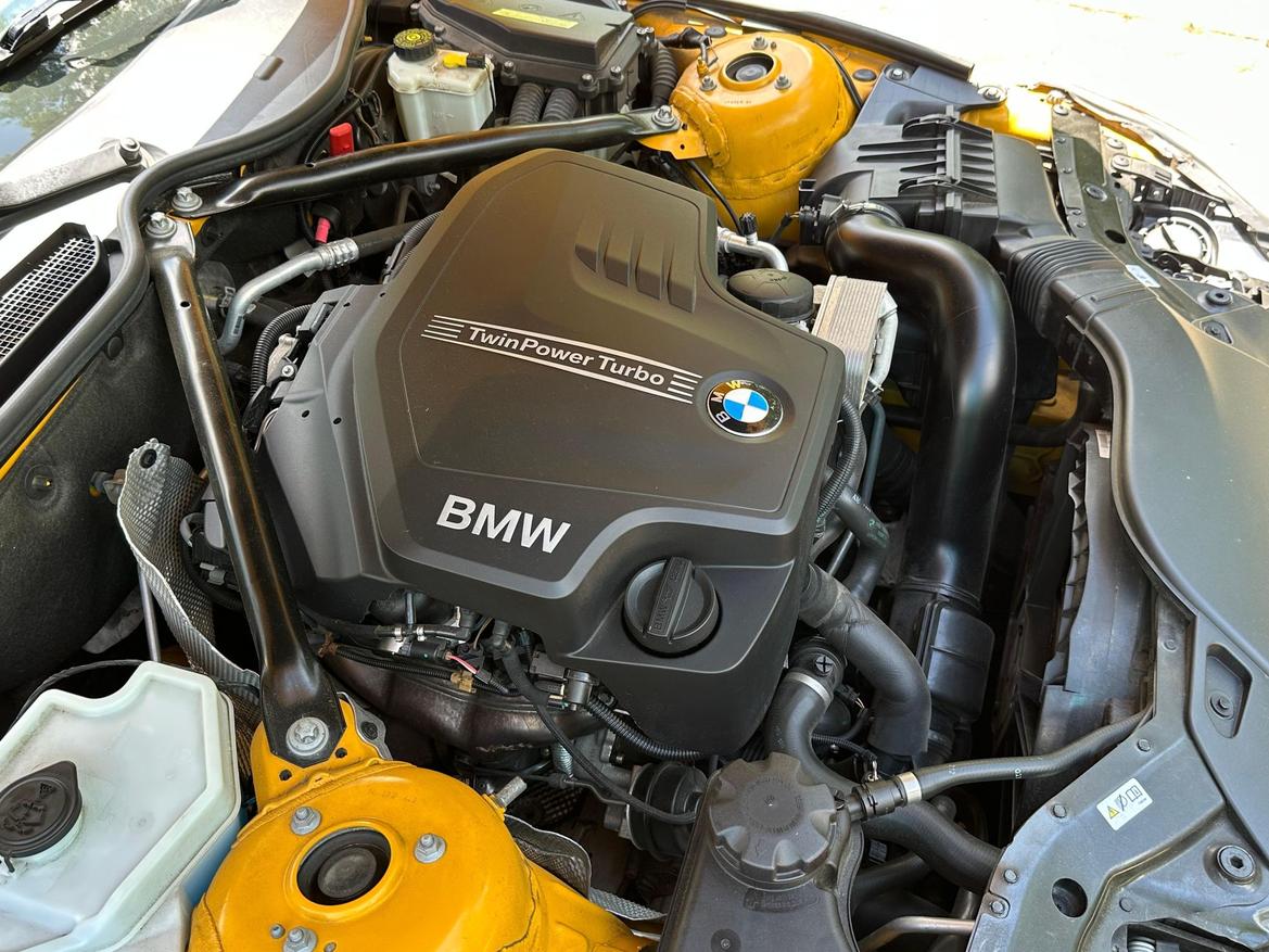 You Need This: Six-speed manual, yellow-over-yellow BMW Z4 | News