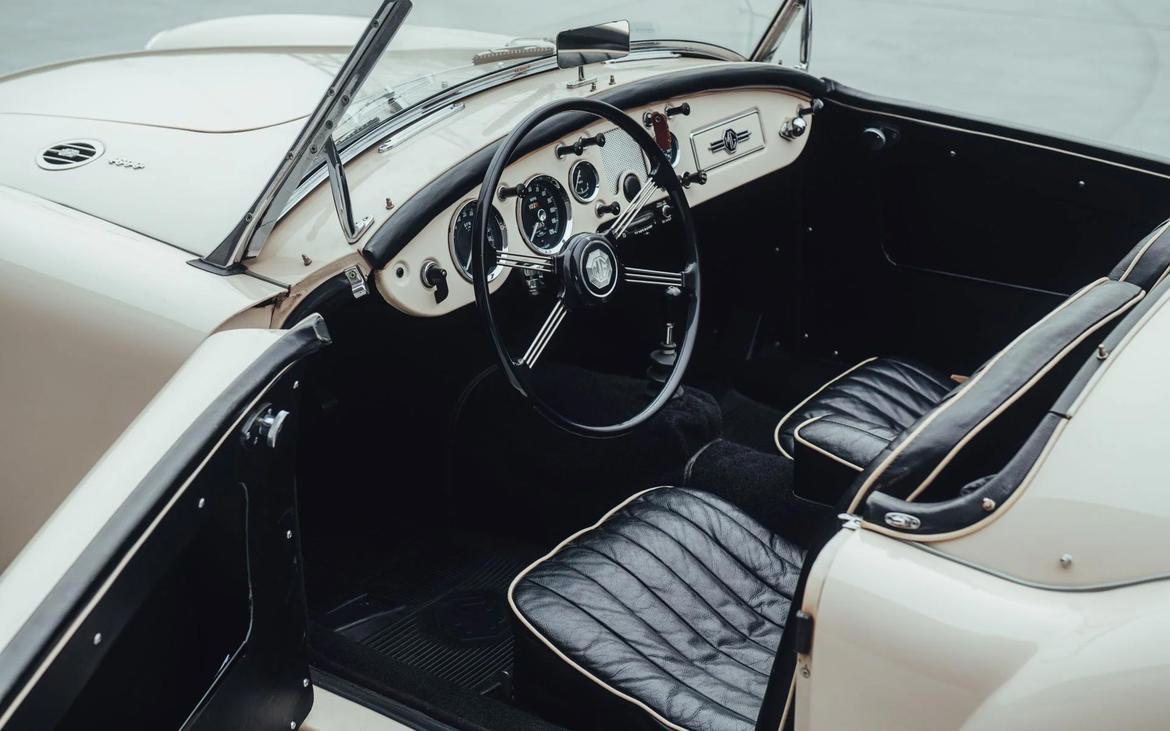 KMG様まとめ Is this the lowest-mileage MGA example? It has just 3565 miles