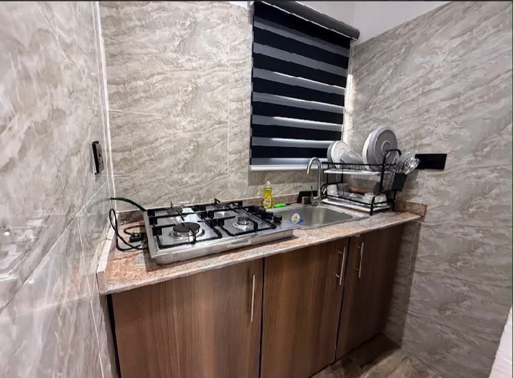 The Crest Apartment  3