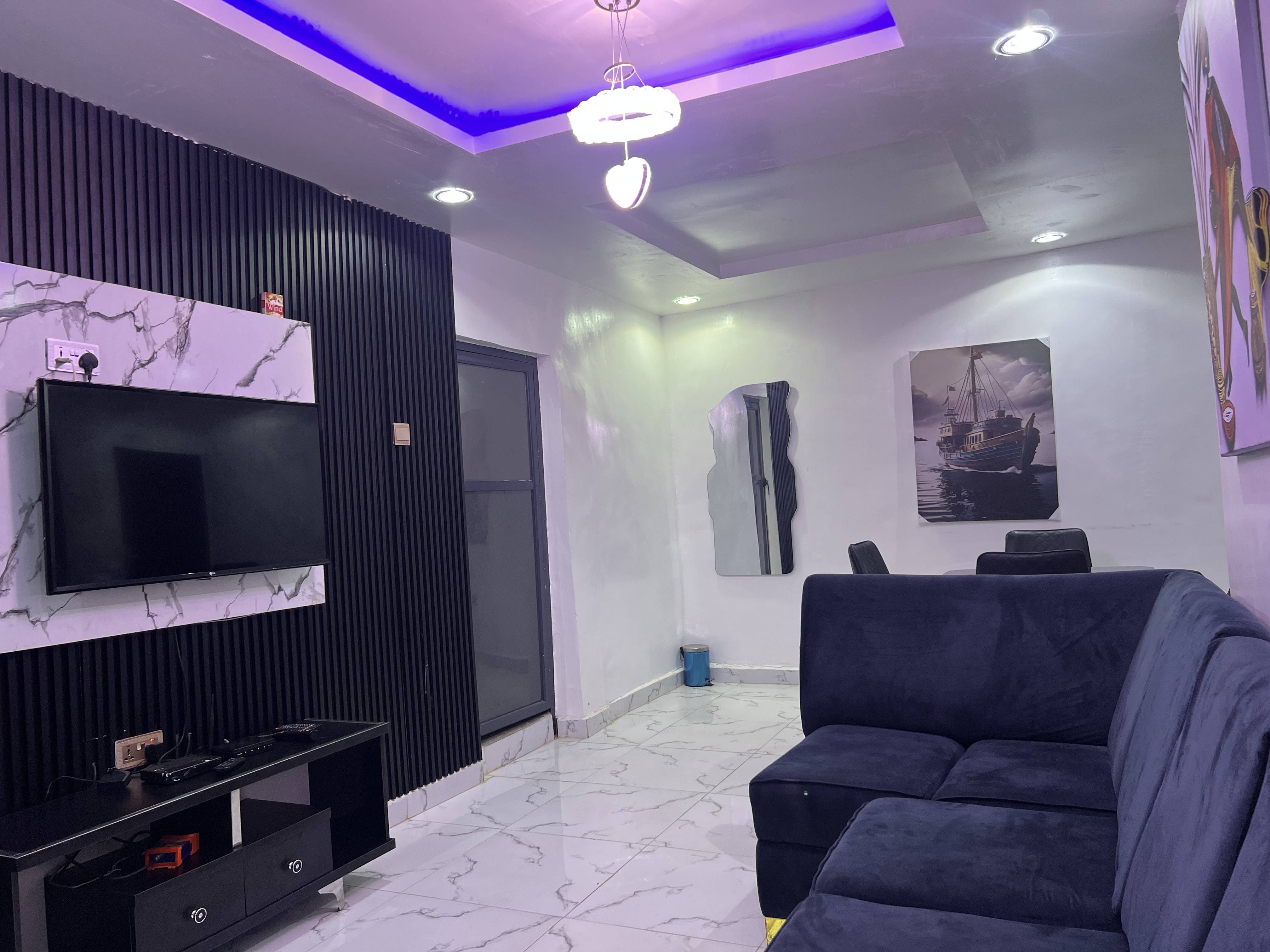 luxury 1bedroom Service Apartment 2