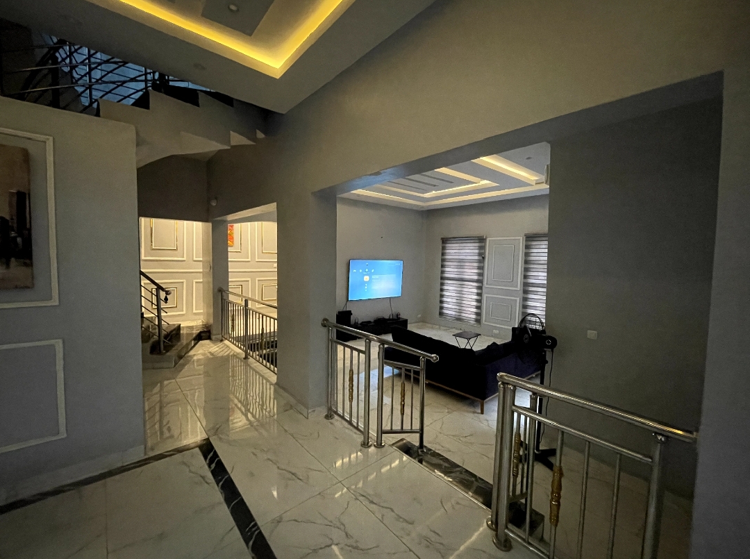 cozy apartment in Lugbe Abuja  5