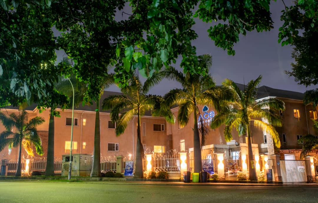 ACE PREMIER HOTEL 4