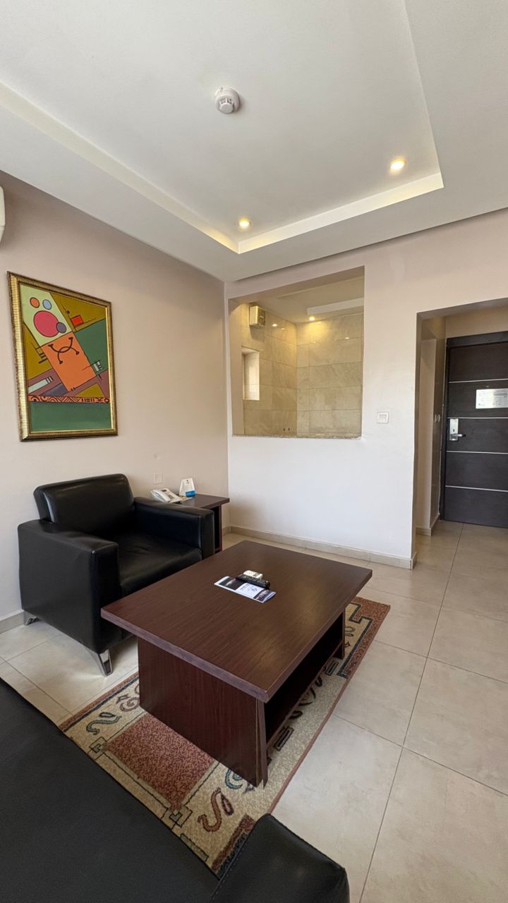 ACE PREMIER HOTEL 5