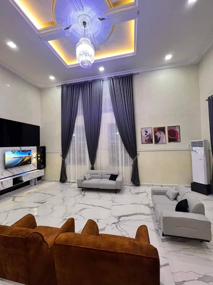 Spacious Premium Serviced Apartment  2