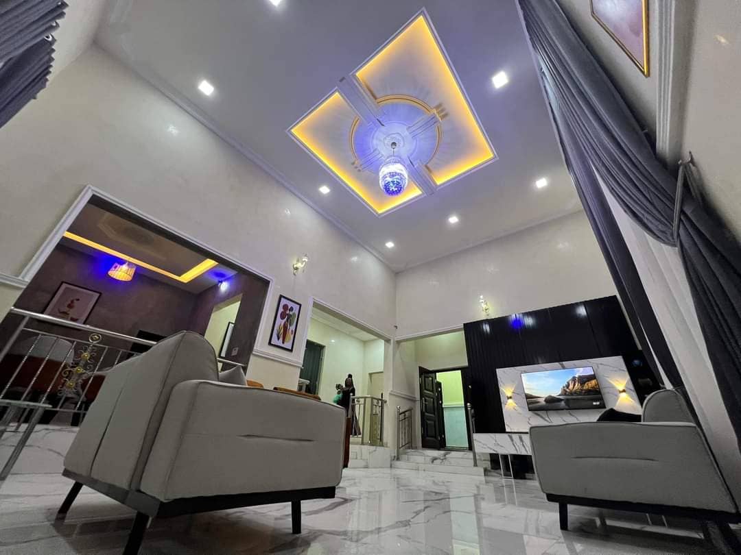 Spacious Premium Serviced Apartment  3