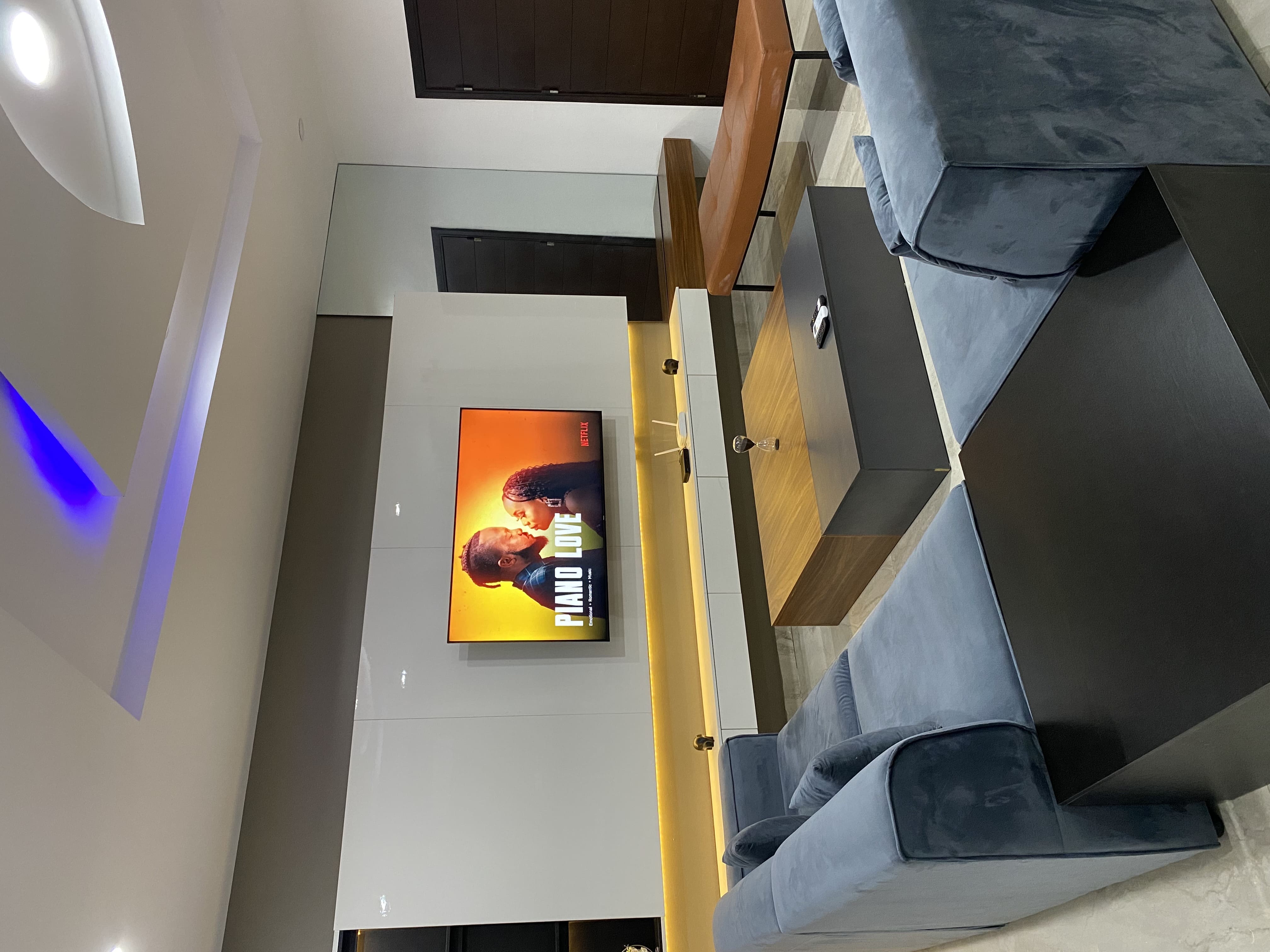Vellore- Spacious Cozy 3bedroom Apartment in Ikoyi 2