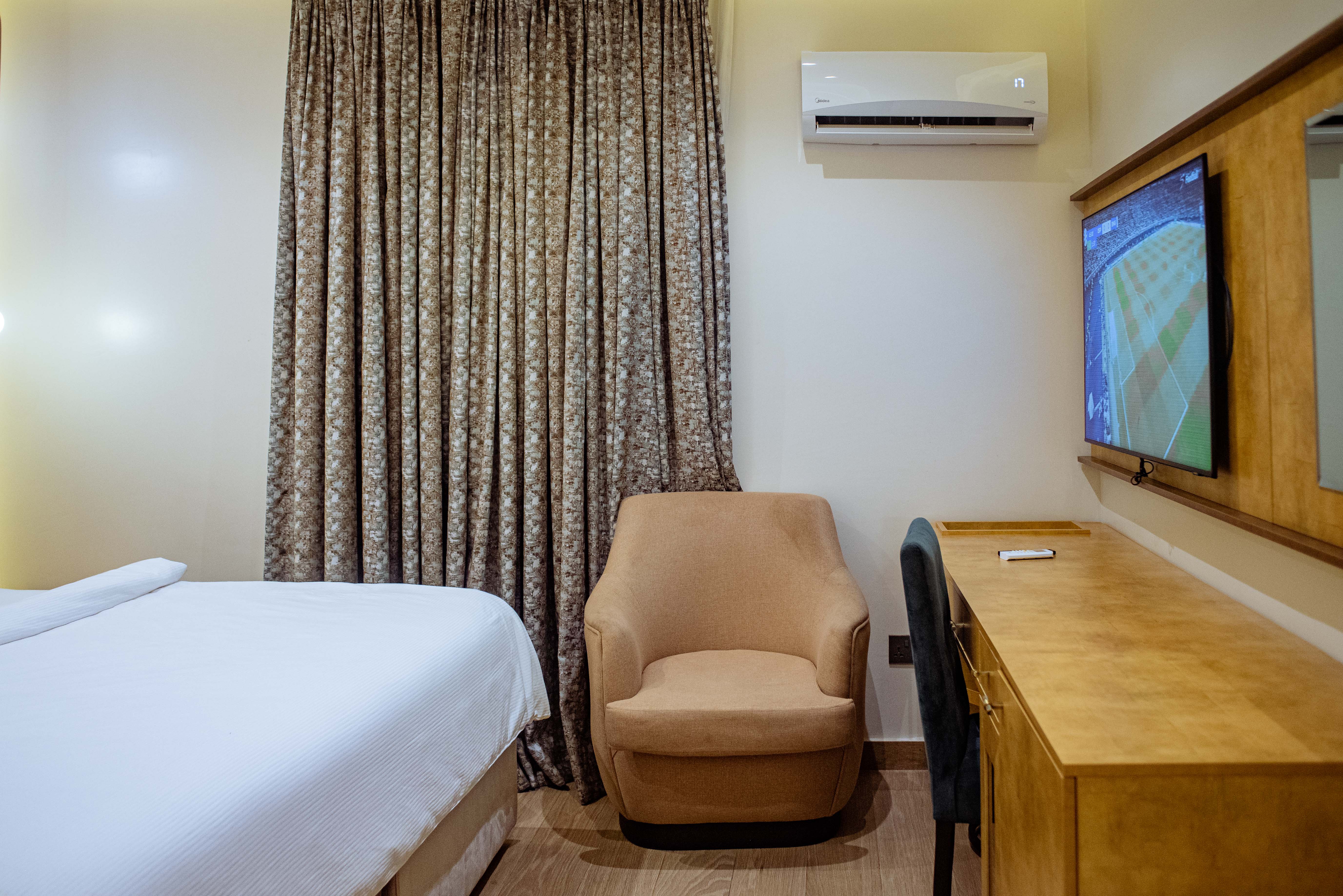 CheckInn Hotels Apo Prime Suite  3