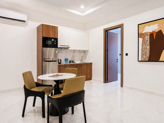 Azusa Grand Suite 4