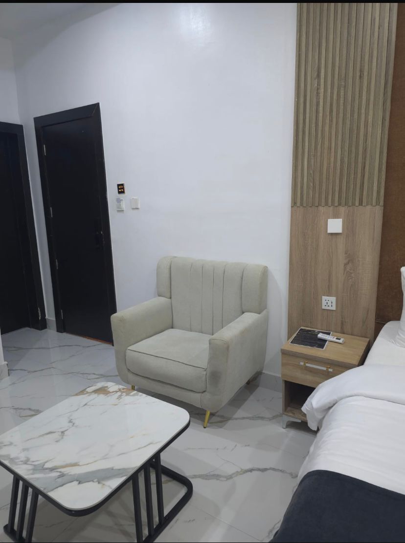 Rex & Rich Hotel and Suites : Classic Room 3
