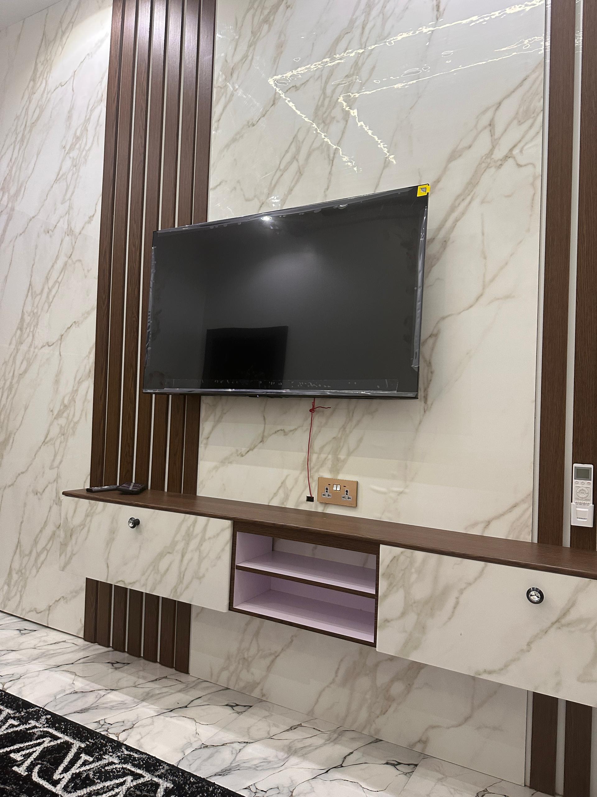 Seamless Apartment  4