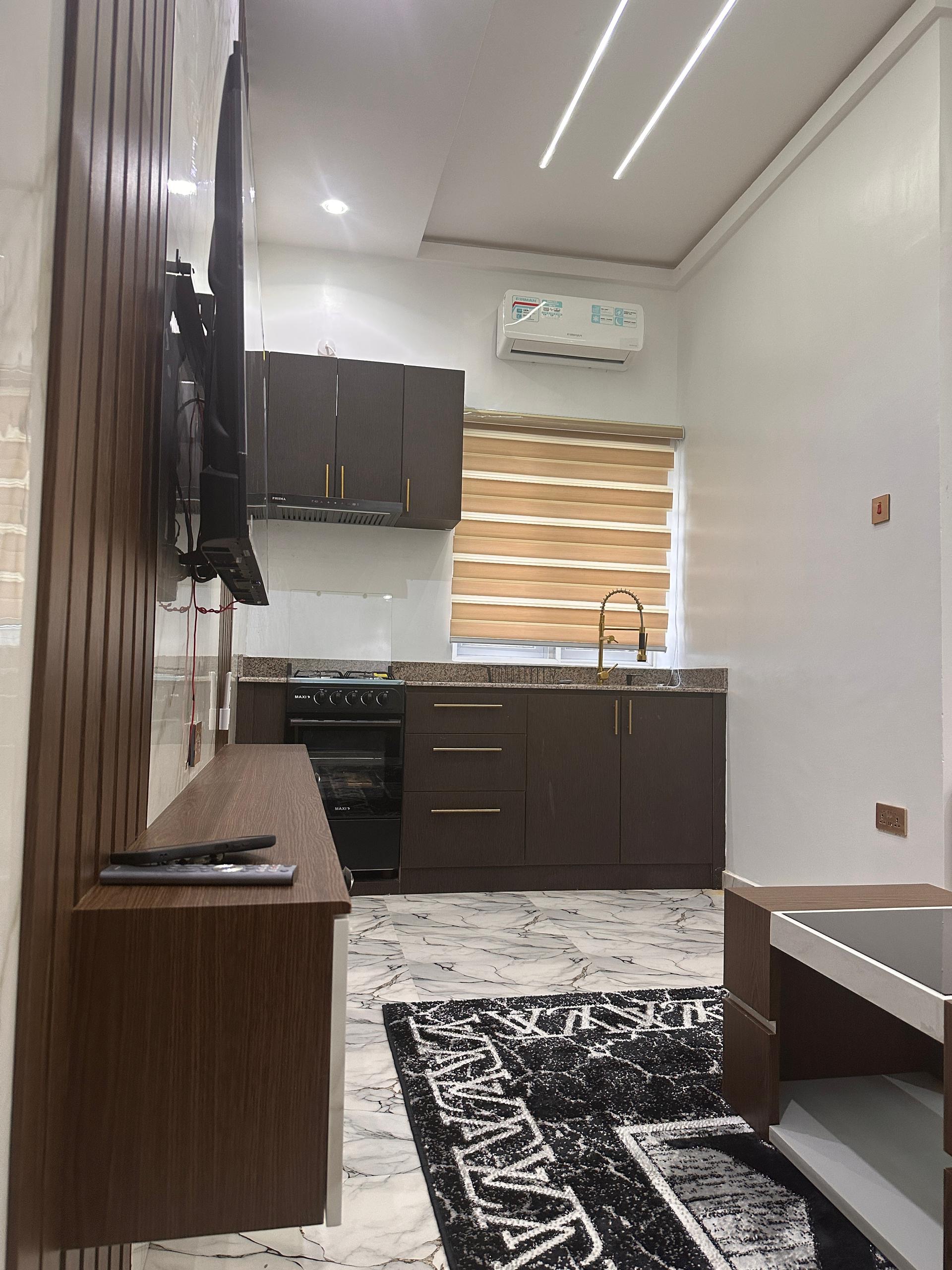 Seamless Apartment  5