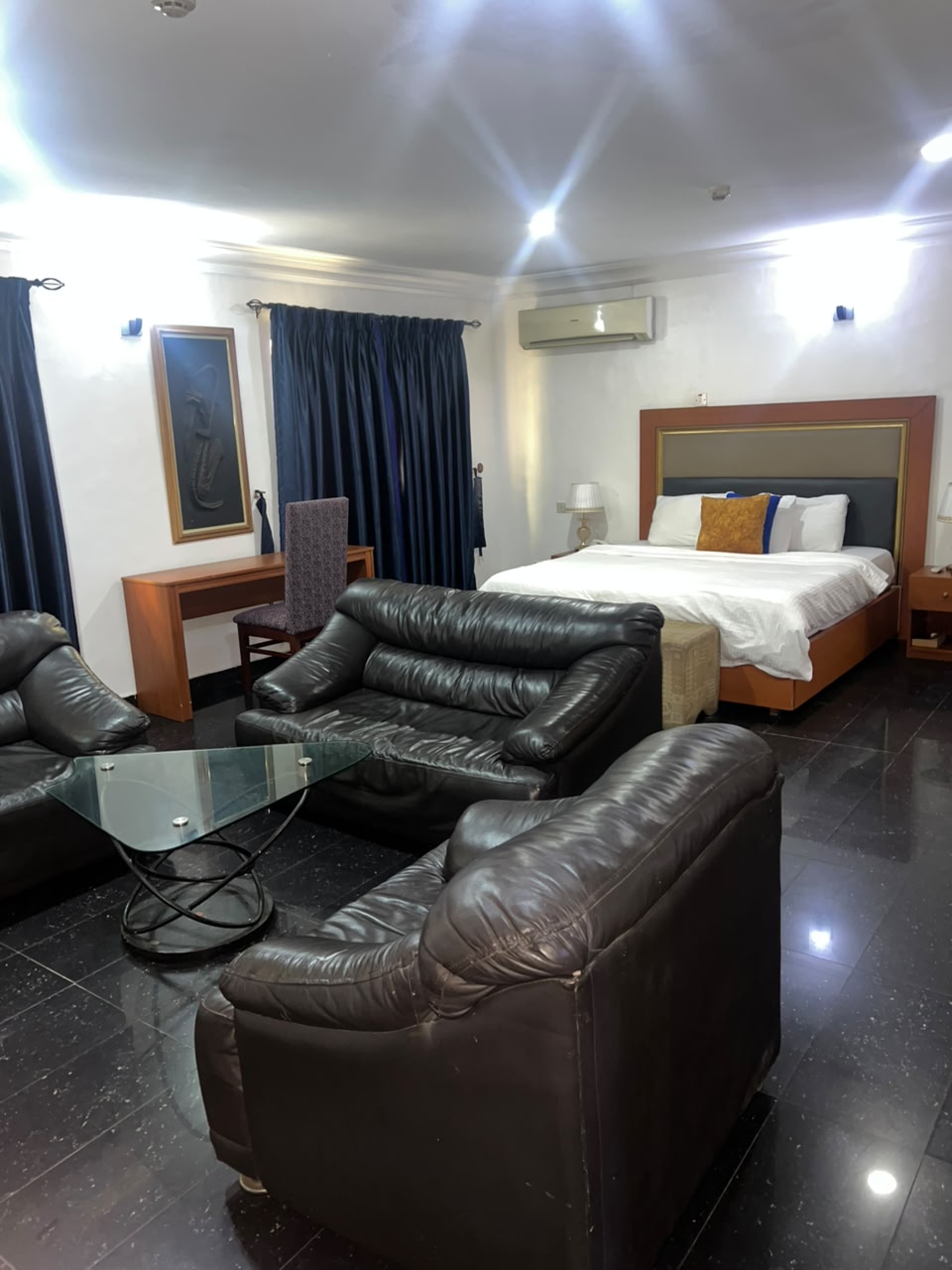 ADNA HOTEL (Elite Suites)
