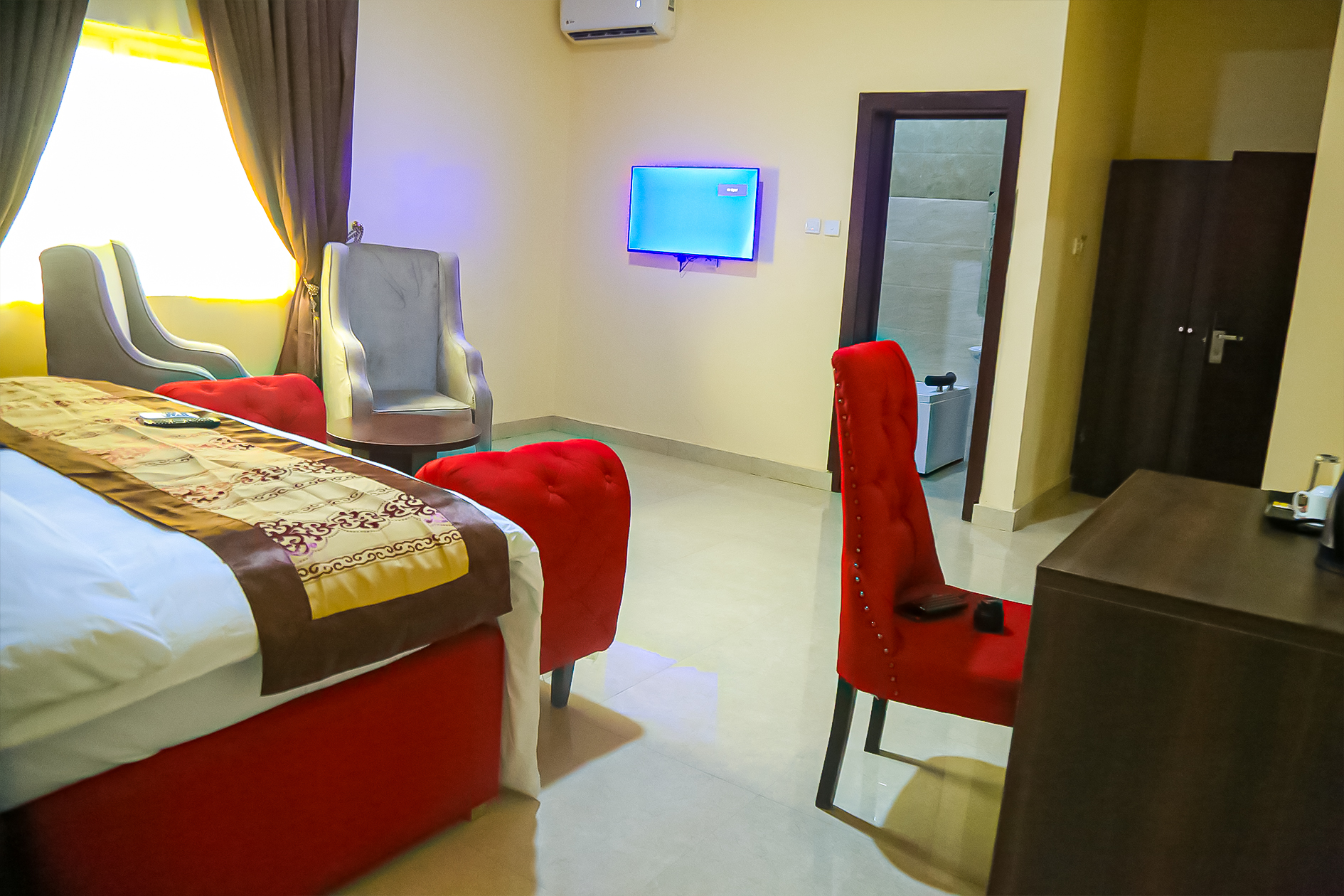 Radiance Premium (Standard Room) 4