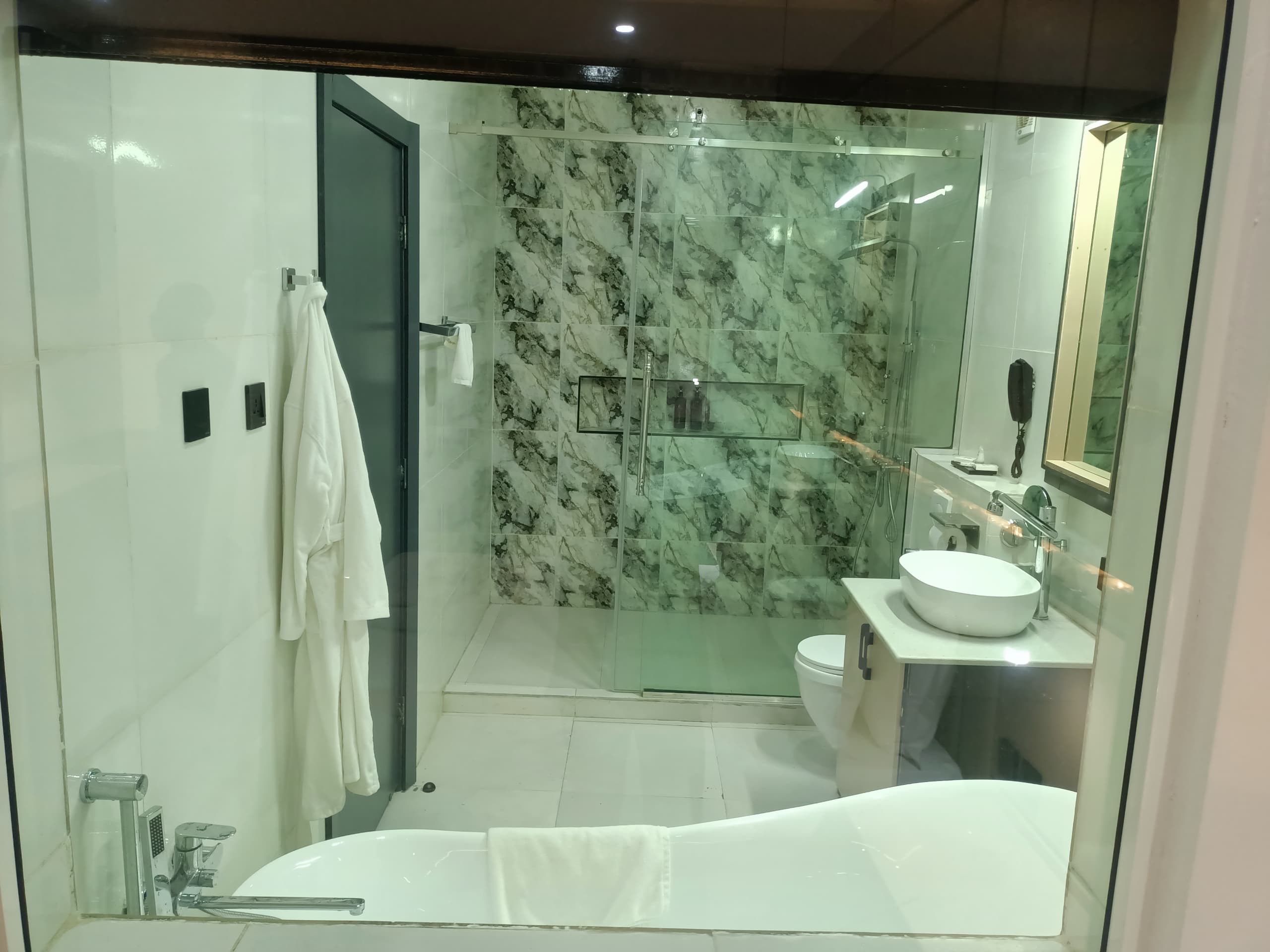 G-Pinnacle Signature: Exclusive Terrace 4