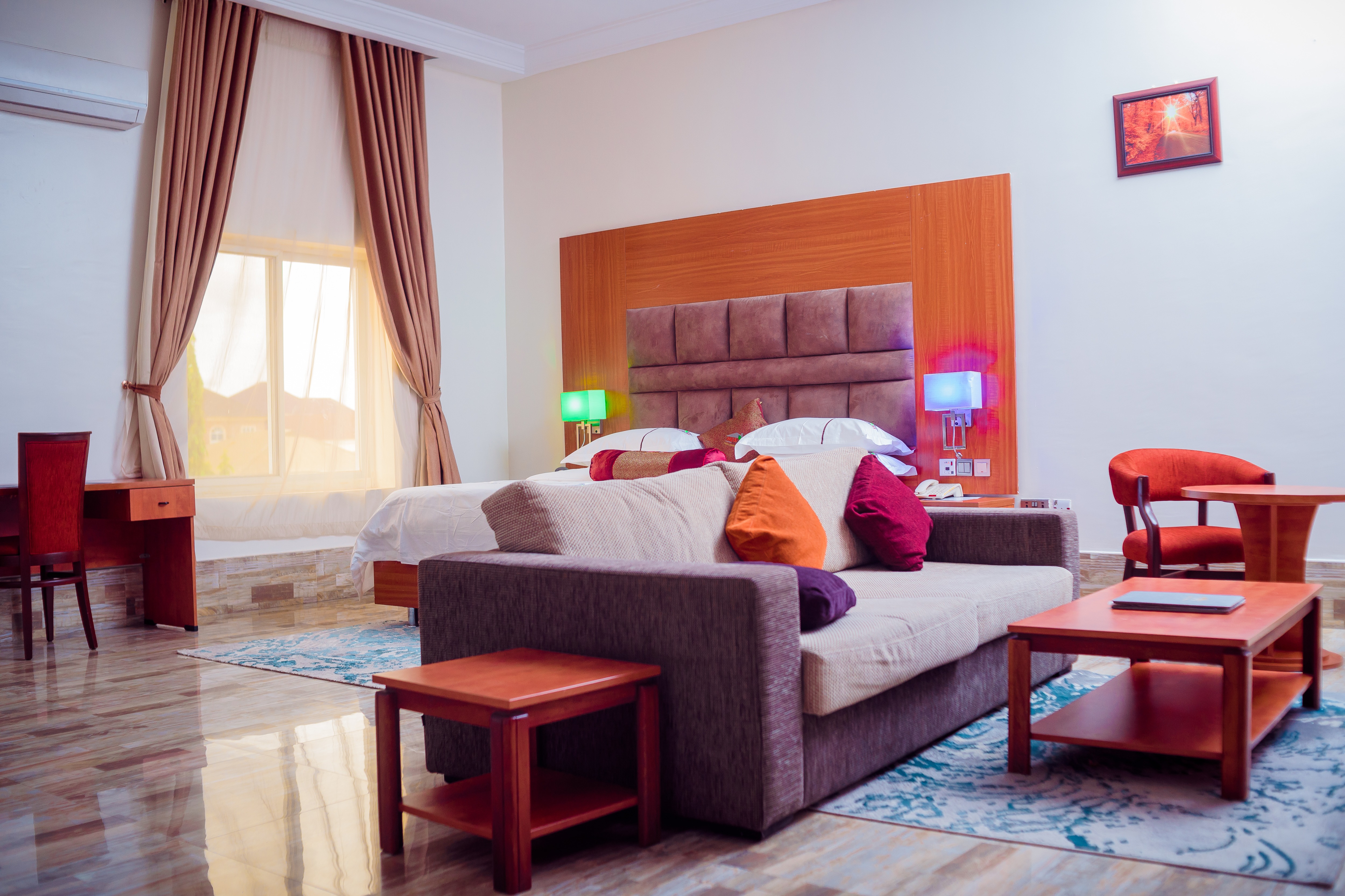 EXECUTIVE SUITE