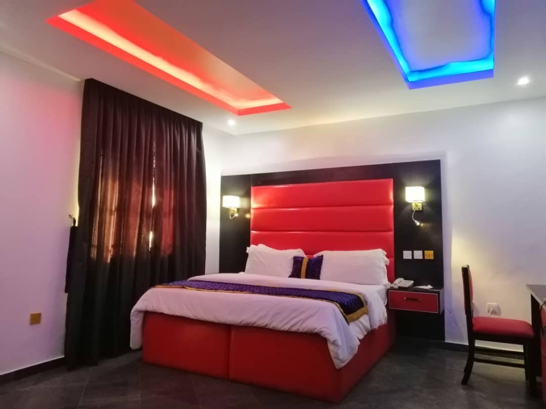 CHALON SUITES (DELUXE