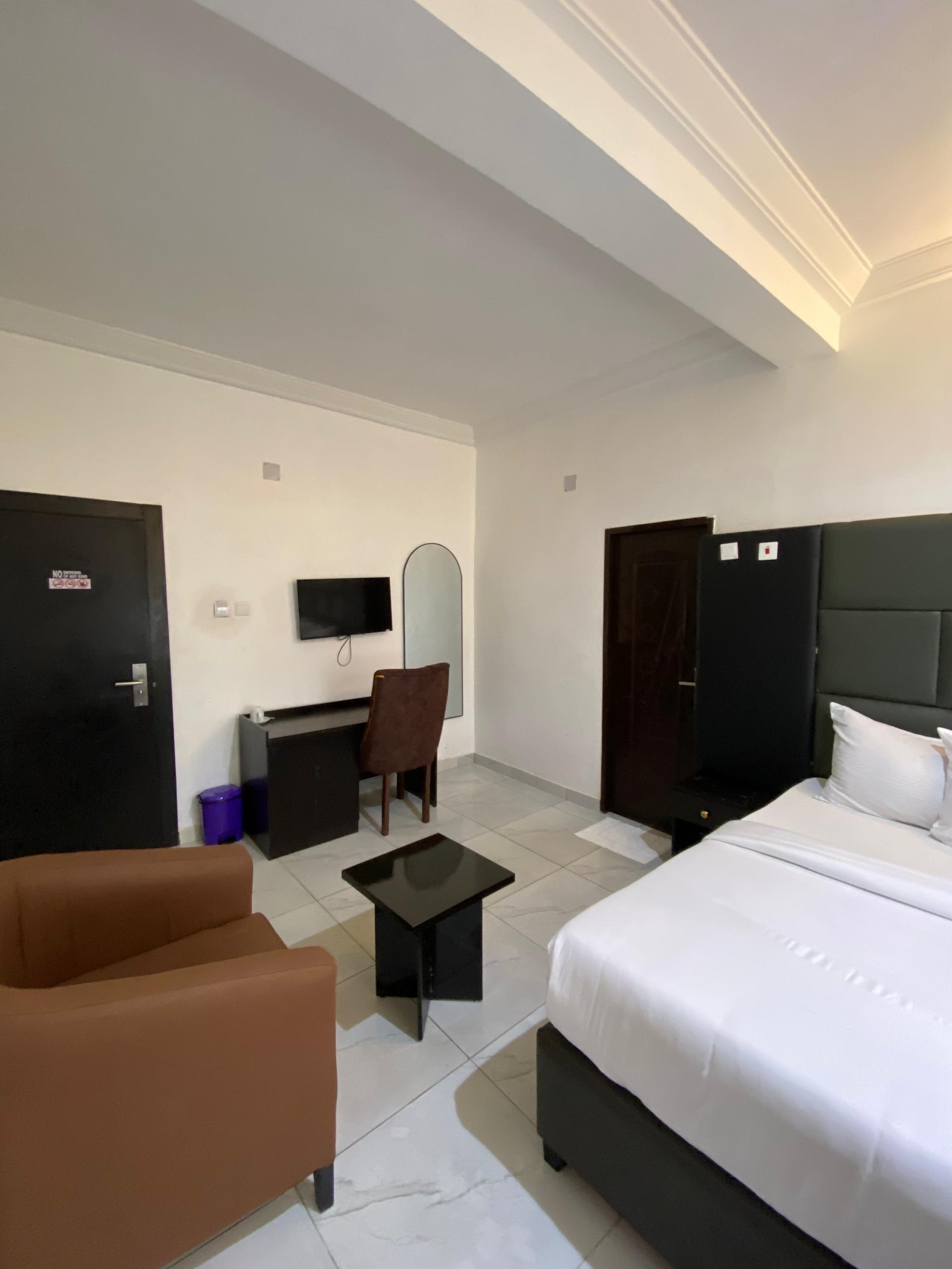 Leyton Hotel 2