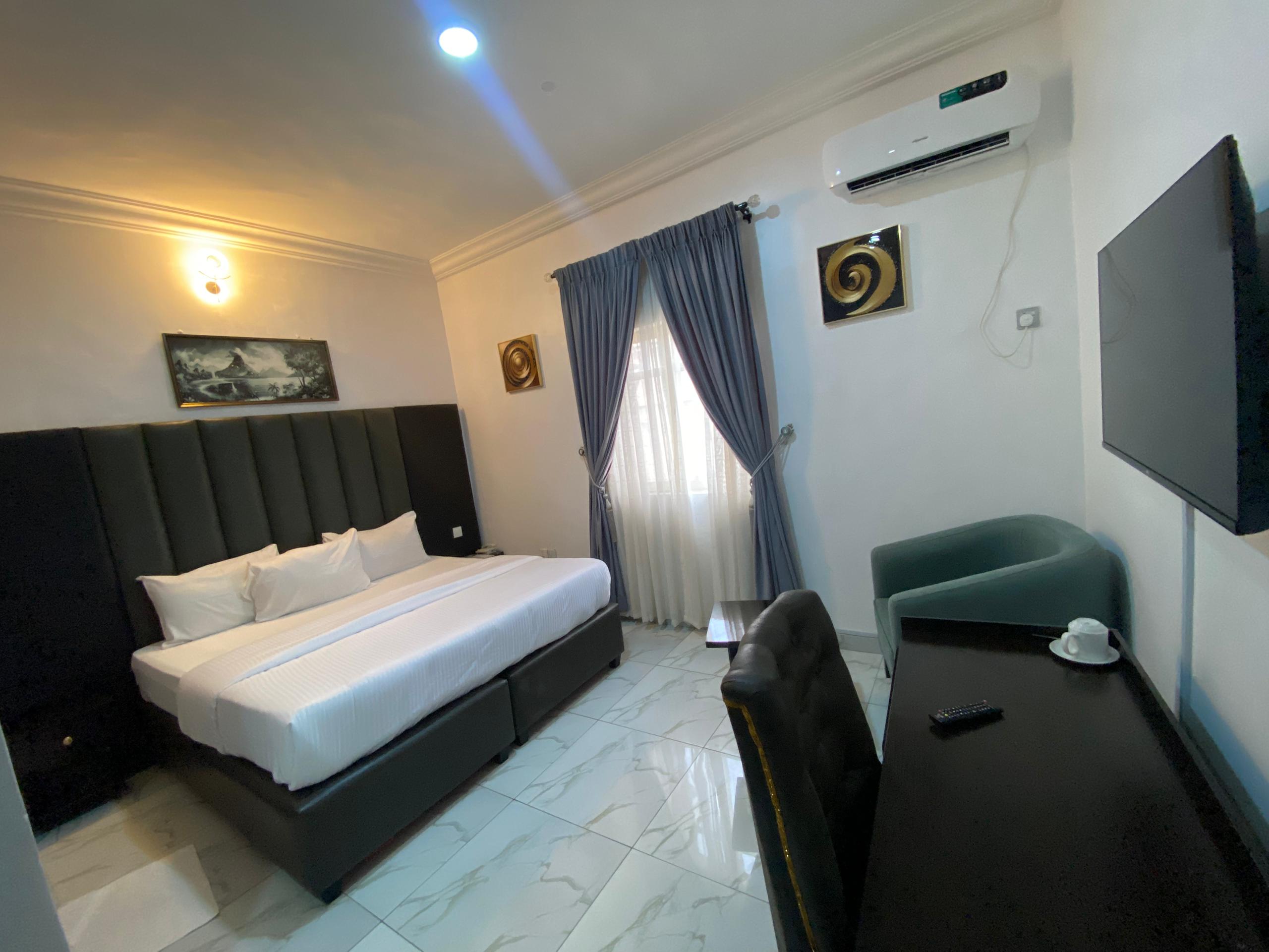 Leyton Hotel 3
