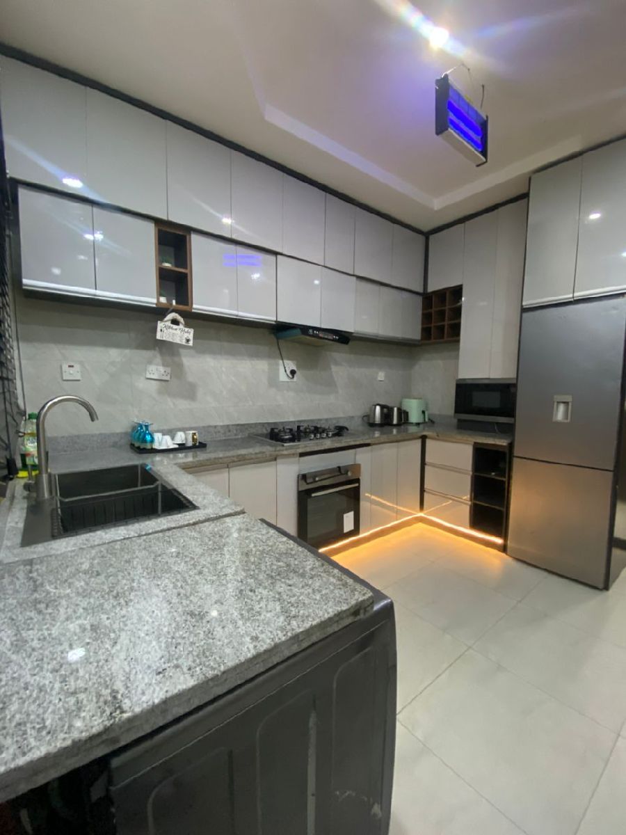 Tarom Luxury Apartment 5
