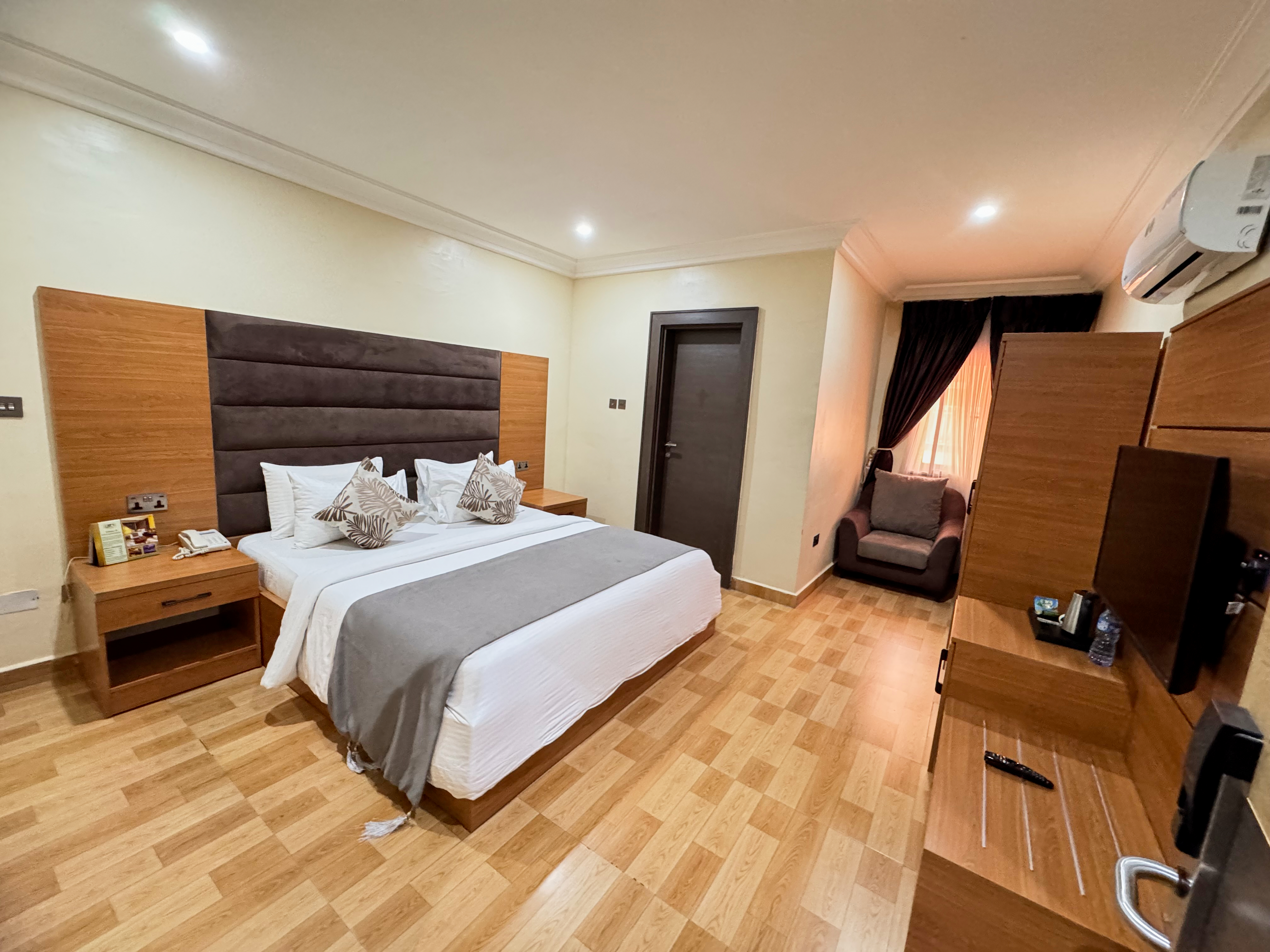 OTK'S Apartment/Deluxe 3