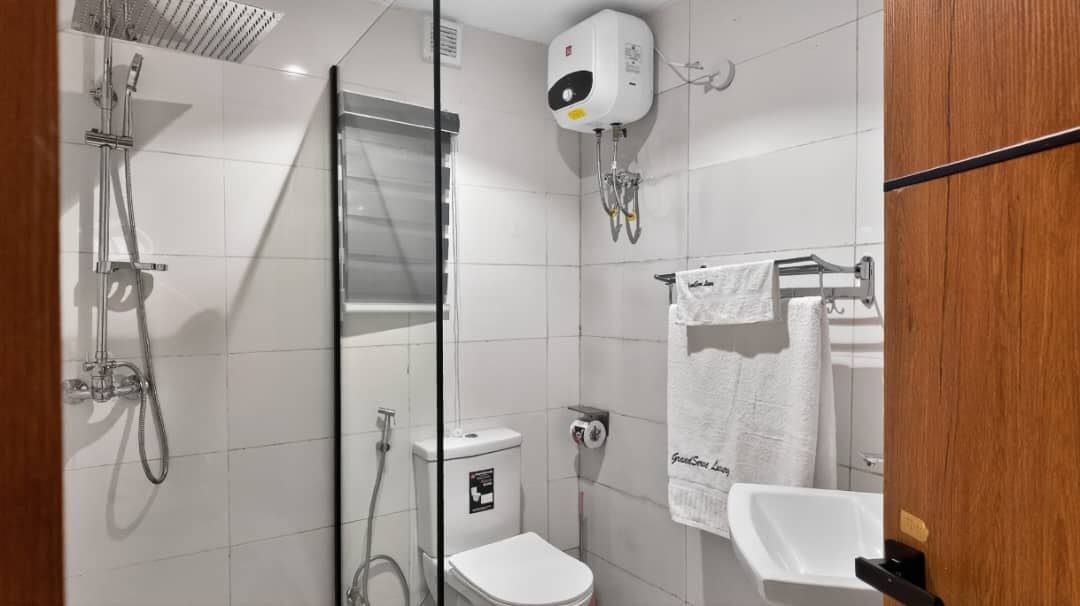 Grandserve Apartment  5